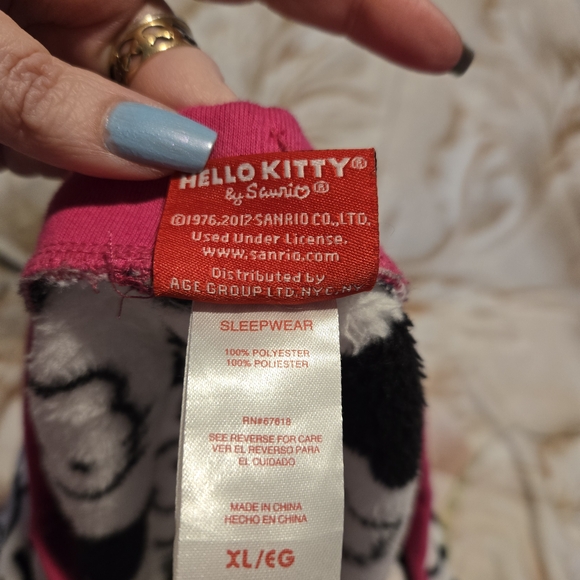 Vintage Hello Kitty Black, White, Pink XL Pajama Bottoms Rarely Worn - Picture 4 of 6